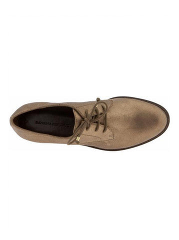 Brown oxford shoe
